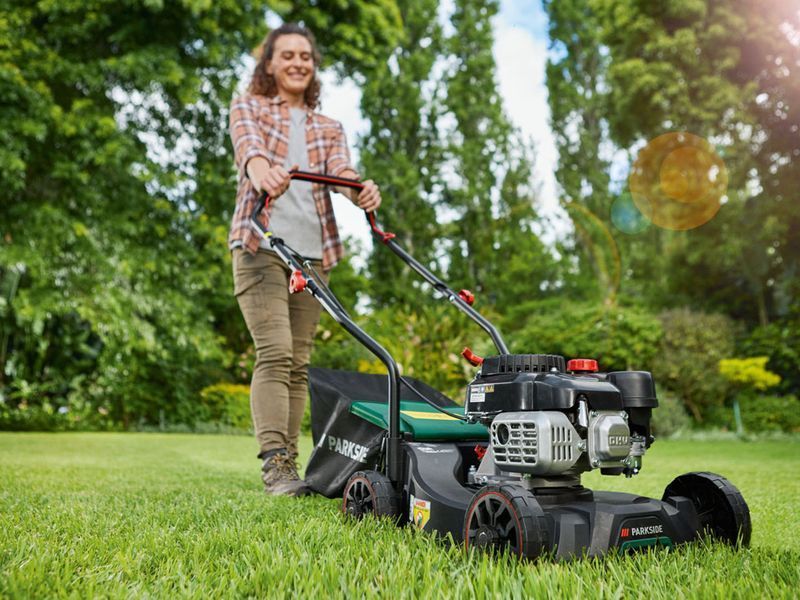 Газонокосилка бензиновая Parkside PBM 132 B1 51854 фото
