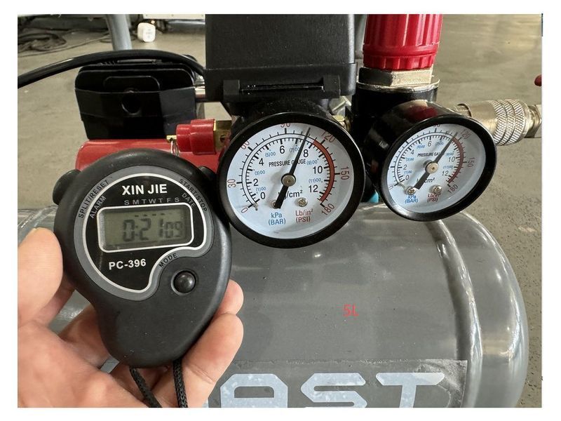 Безмасляный поршневой компрессор Mast MOF1390/1100 compact MOF1390/1100 compact фото