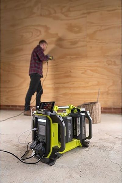 Інвертор напруги акумуляторний Ryobi RY36BI1800A-0, 36 Вольт, 1800Вт (без АКБ) 5133004942 фото