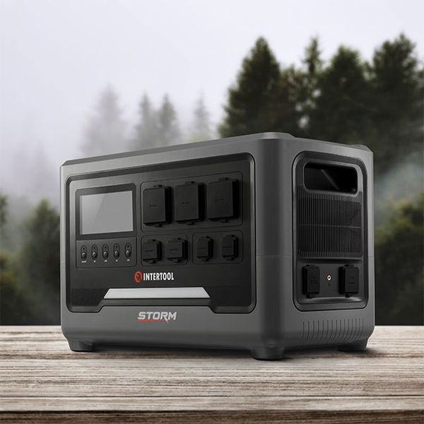 Станція зарядна портативна STORM INTERTOOL WT-7013 (2,4 кВт, 2048 Втч, LiFePO4) WT-7013 фото