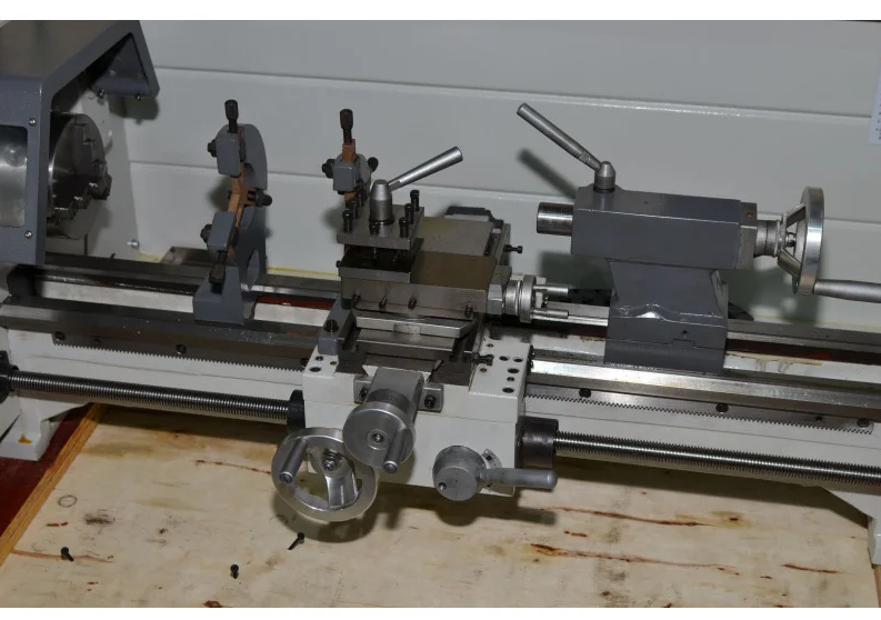 Станок токарно-винторезный FDB Maschinen Turner 250x750 VE 830010 фото