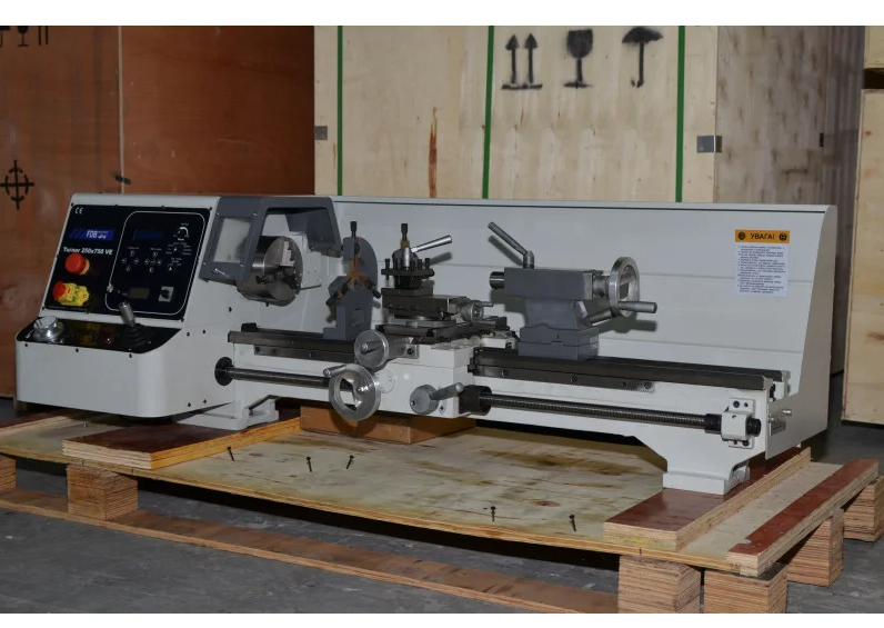 Станок токарно-винторезный FDB Maschinen Turner 250x750 VE 830010 фото