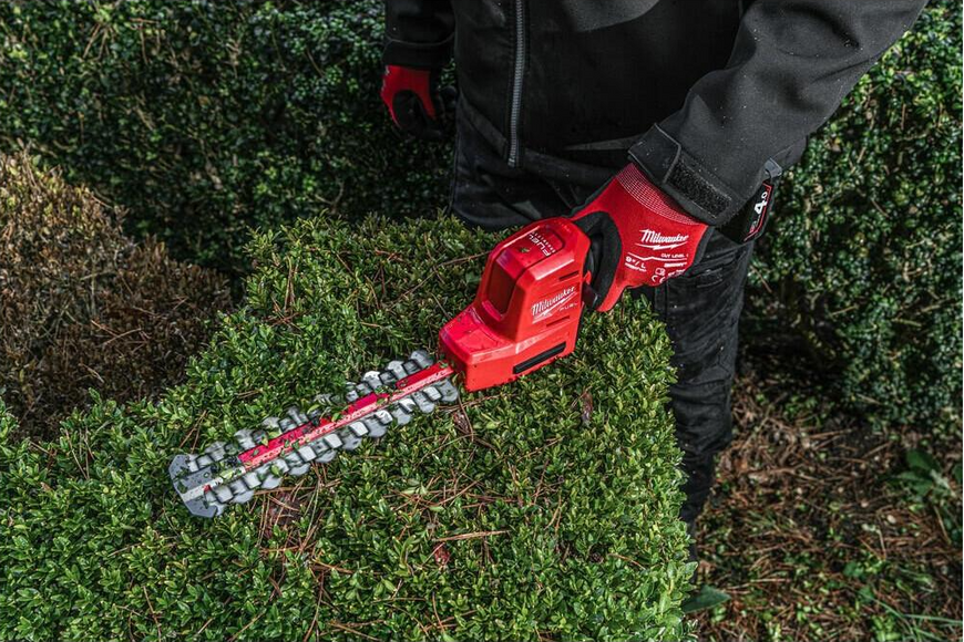 Кущоріз акумуляторний MILWAUKEE M12 FUEL FHT20-402 4933479676 фото