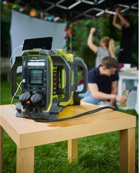 Інвертор напруги акумуляторний Ryobi RY36BI1800A-250, 1800Вт (3000 Вт пікова) 5133005317 фото