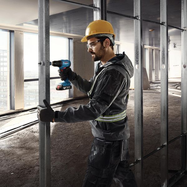 Аккумуляторная дрель-шуруповерт Bosch GSR 185-Li Professional (2 акб 18V 2.0Ah, з/у, в кейсе) 06019K3000 фото