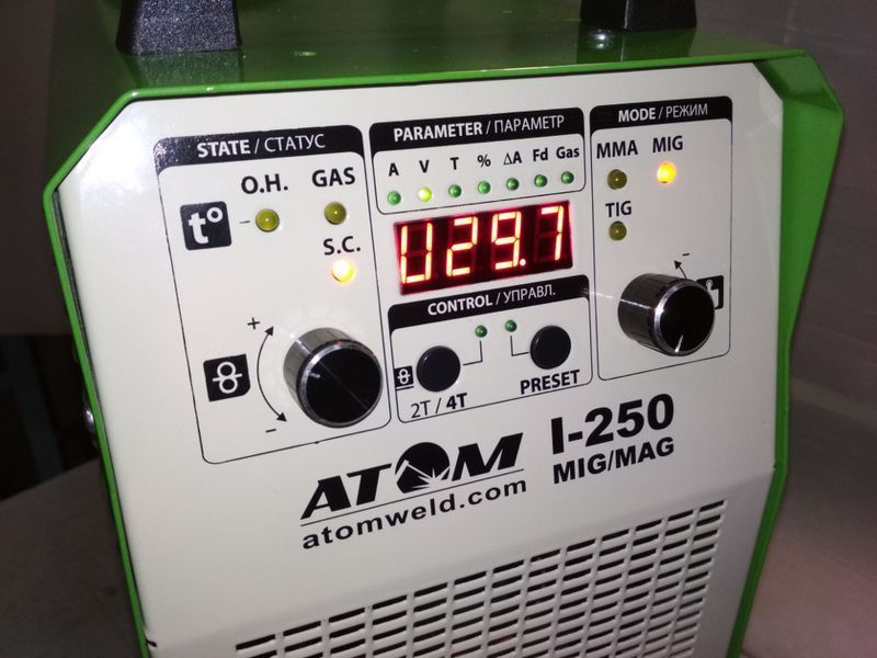 Сварочный полуавтомат Атом I-250 MIG/MAG (15 кг, 3 фазы, с горелкой RF GRIP 26 и кабелем массы 3 м КГ-25) 72637440 фото