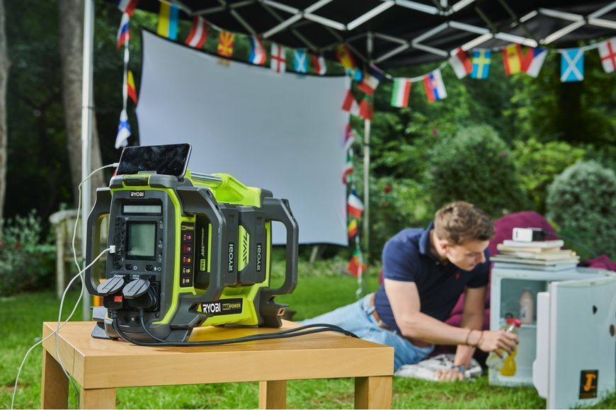 Інвертор напруги акумуляторний Ryobi RY36BI1800A-250, 1800Вт (3000 Вт пікова) 5133005317 фото