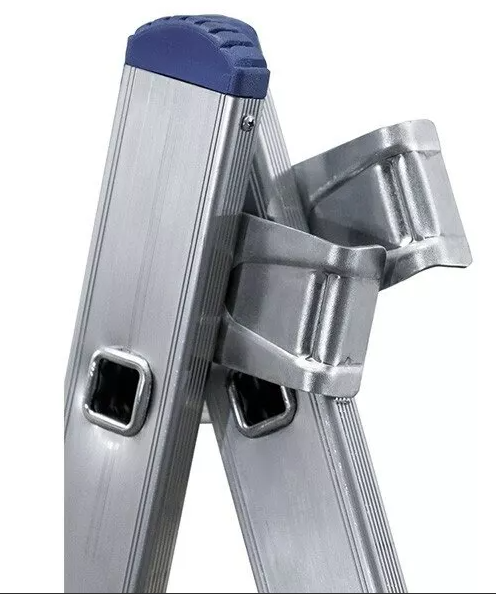 Алюминиевая трехсекционная лестница VIRASTAR TRIOMAX VTL037 (3x7 ступеней) VTL037 фото