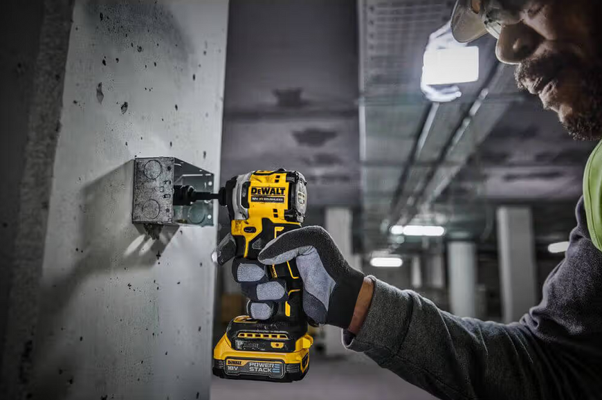 Шуруповерт ударний акумуляторний безщітковий DeWALT DCF850E2T DCF850E2T фото