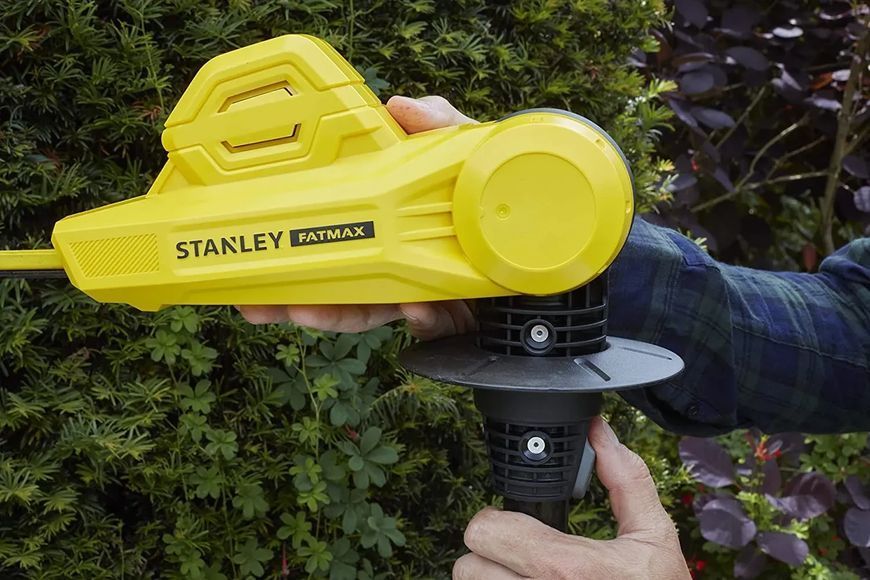 Кущоріз акумуляторний зі штангою Stanley FatMax SFMCPH845M1 SFMCPH845M1 фото