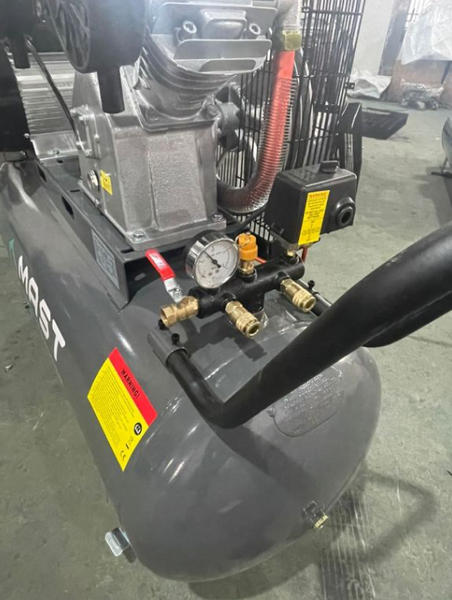 Поршневой компрессор MAST VA90/200L (220V) VA90/200L 220V фото