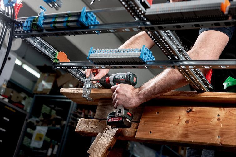 Аккумуляторный шуруповерт Metabo PowerMaxx BS 12 BL Q LiHD 2x4.0 Ач 601039800 фото