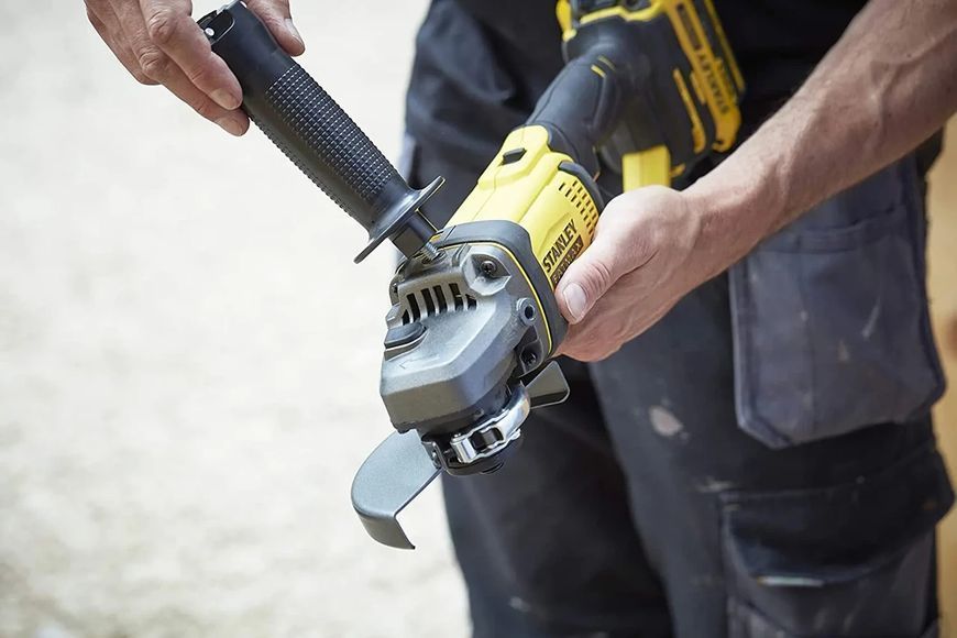Болгарка аккумуляторная Stanley FatMax SFMCG400B SFMCG400B фото