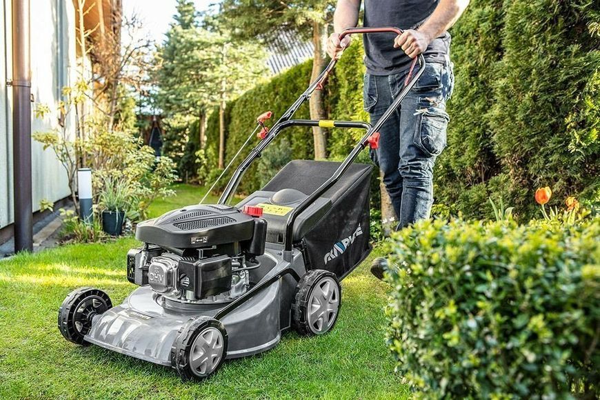 Газонокосарка бензинова GRAPHITE 52G670 (1300 Вт, 40см, 45л) 52G670 фото
