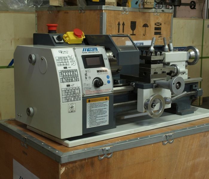Токарно-гвинторізний верстат FDB Maschinen Turner 180х300 Vario 826423 фото