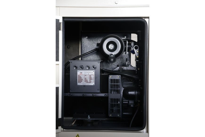 Дизельний генератор UNIVERSAL UND-YD 22 KVA UND-YD 22 KVA фото