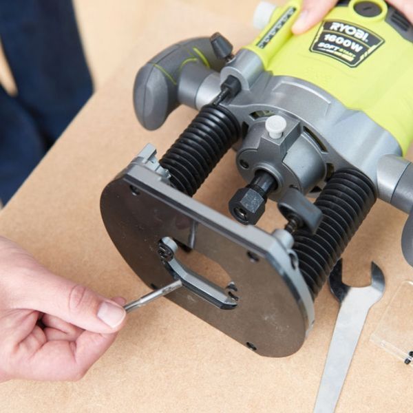 Фрезер Ryobi RRT1600P-K 5133002606 фото