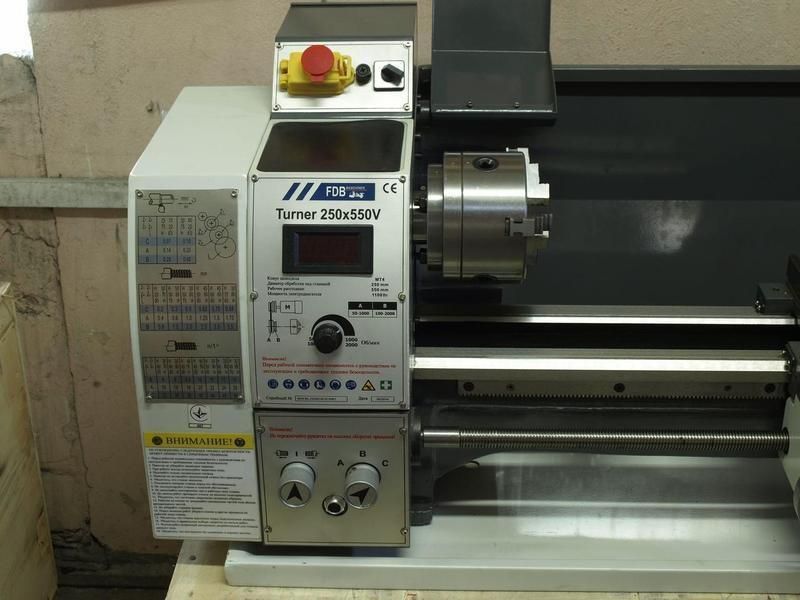 Токарно-гвинторізний верстат FDB Mashinen Turner 250х550V 826737 фото