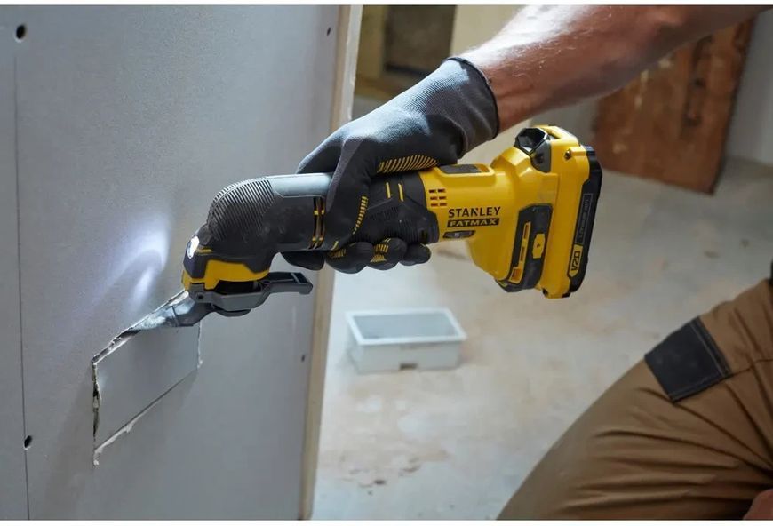 Многофункциональный инструмент аккумуляторный Stanley FatMax SFMCE500B SFMCE500B фото