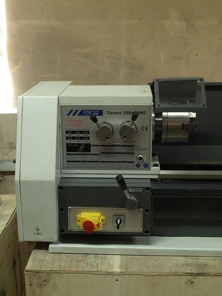 Универсальный токарно-винторезный станок FDB Maschinen Turner 250x700G 826746 фото