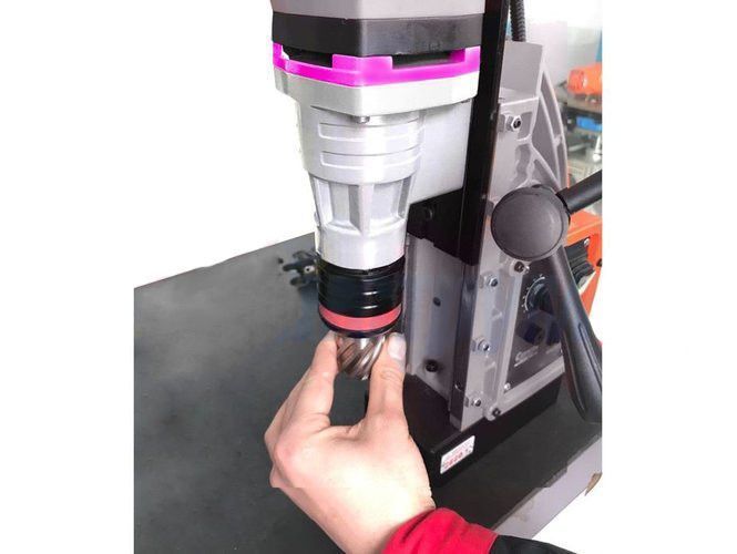 Свердлильний верстат на магнітній станині Optimum OPTIdrill DM 35V 3071135 фото