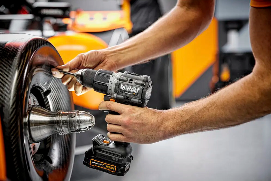 Дриль-шуруповерт McLaren F1 TEAM LIMITED EDITION DeWALT DCD85ME2GT DCD85ME2GT фото