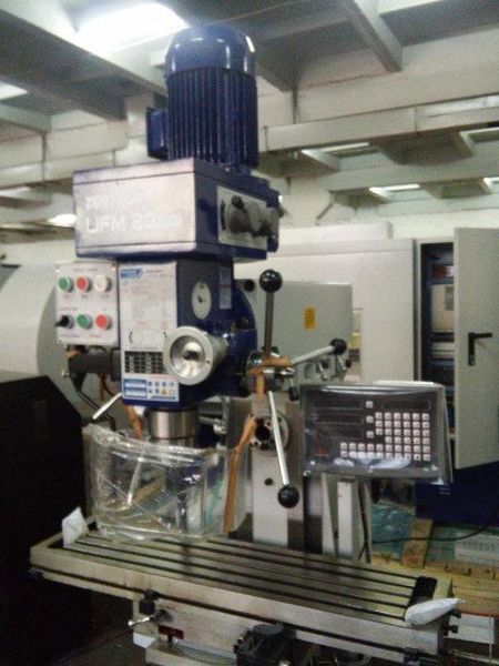 Фрезерний верстат по металу Zenitech UFM 80 Digi UFM 80 фото