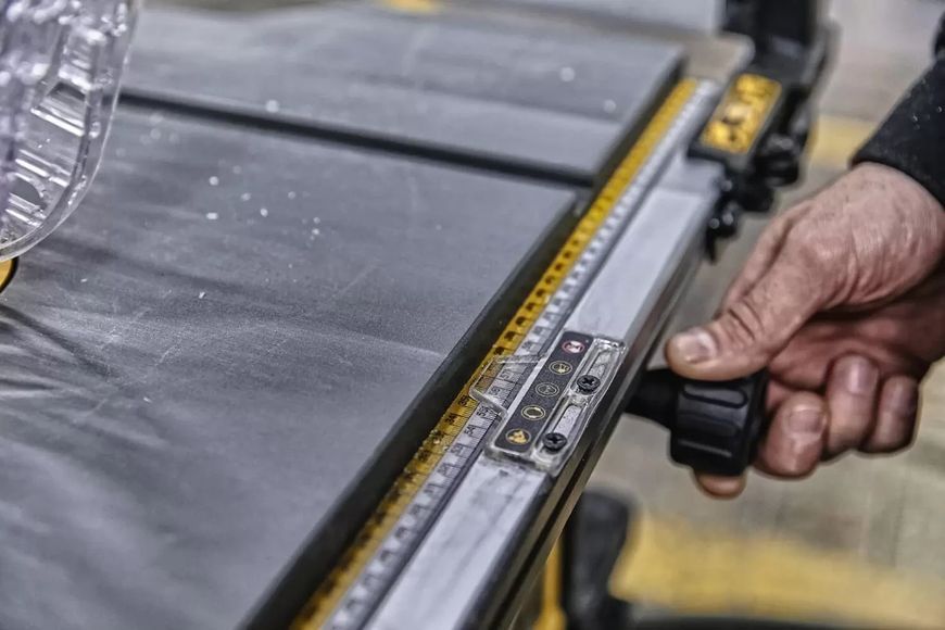Пила настільна-циркулярна мережева DeWALT DWE7485 DWE7485 фото