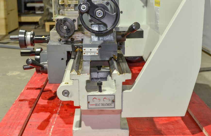 Токарно-гвинторізний верстат FDB Maschinen Turner 250x700GN 827762 фото