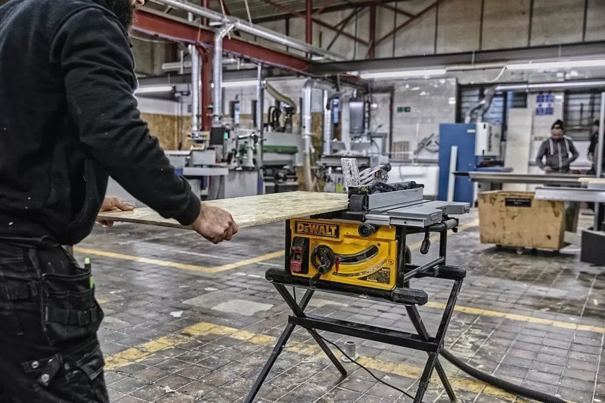 Пила циркулярная DeWALT DWE7492 DWE7492 фото