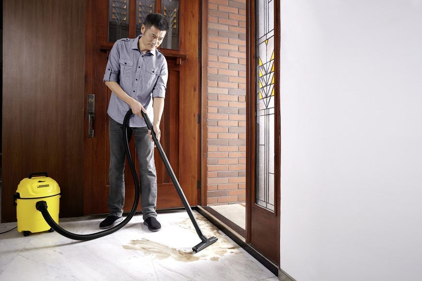 Хозяйственный пылесос Karcher WD 1 CAR 1.098-307.0 фото