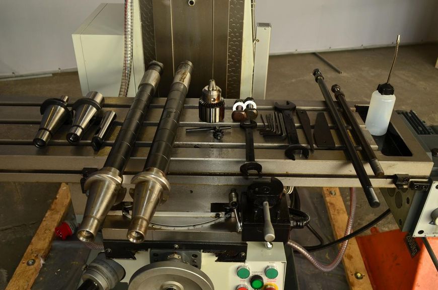 Універсальний фрезерний верстат FDB Maschinen TMM110W 827200 фото