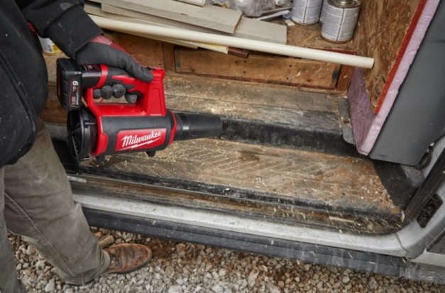 Повітродувка акумуляторна безщіткова MILWAUKEE M12 BBL-0 (каркас) 4933472214 фото