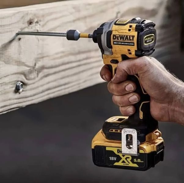 Шуруповерт ударний акумуляторний DeWALT DCF850NT DCF850NT фото