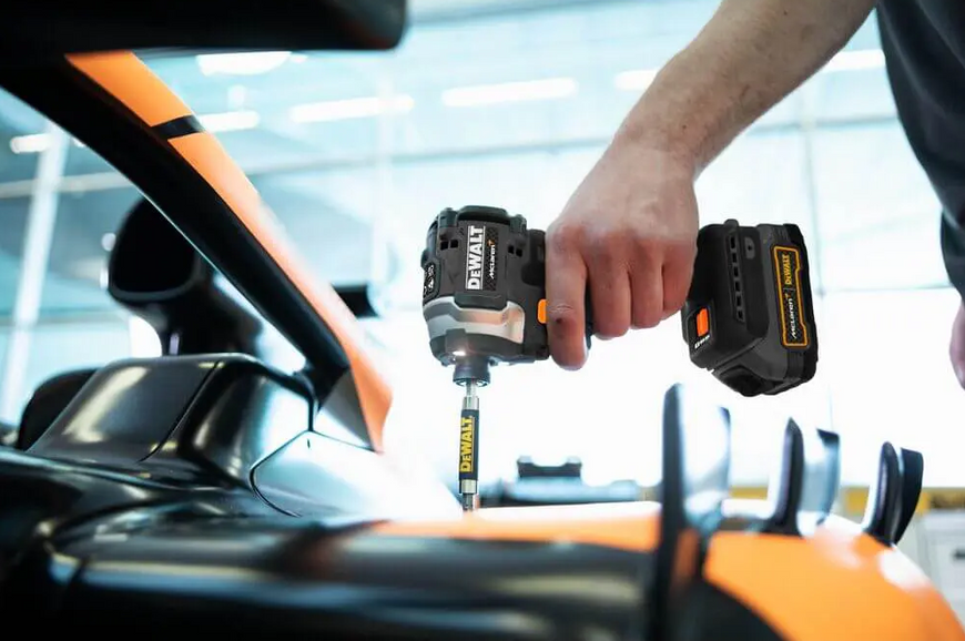 Шуруповёрт ударный аккумуляторный McLaren F1 TEAM LIMITED EDITION DeWALT DCF85ME2GT DCF85ME2GT фото