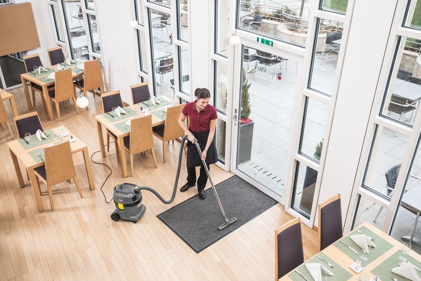 Пилосос вологого та сухого збирання Karcher NT 22/1 Ap Te L 1.378-610.0 фото