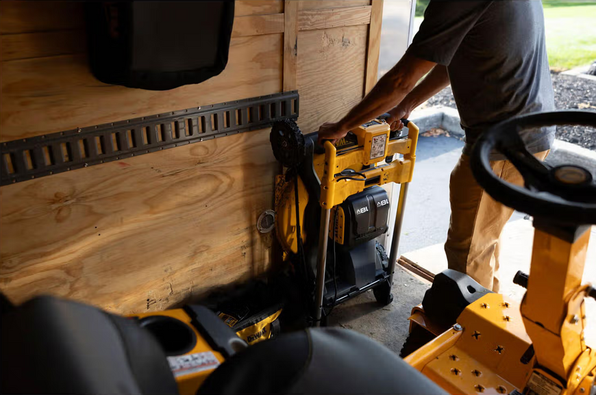 Газокосарка акумуляторна самохідна DeWALT DCMWSP156W2 DCMWSP156W2 фото