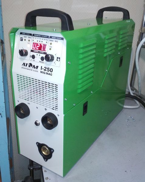 Сварочный полуавтомат Атом I-250 MIG/MAG 3 фазы с горелкой RF GRIP 26 и комплектом кабелей 4+3 м КГ-25 72637441 фото