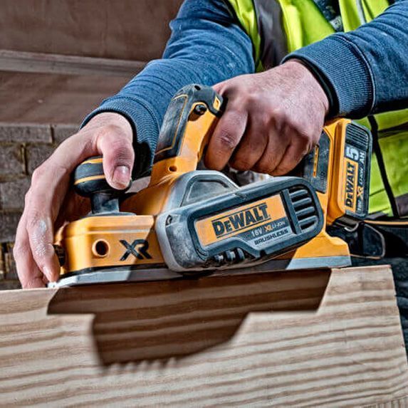 Аккумуляторный рубанок DeWALT DCP580NT DCP580NT фото