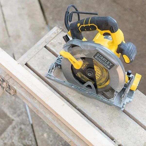 Пила циркулярна мережева Stanley FatMax FME301 FME301 фото