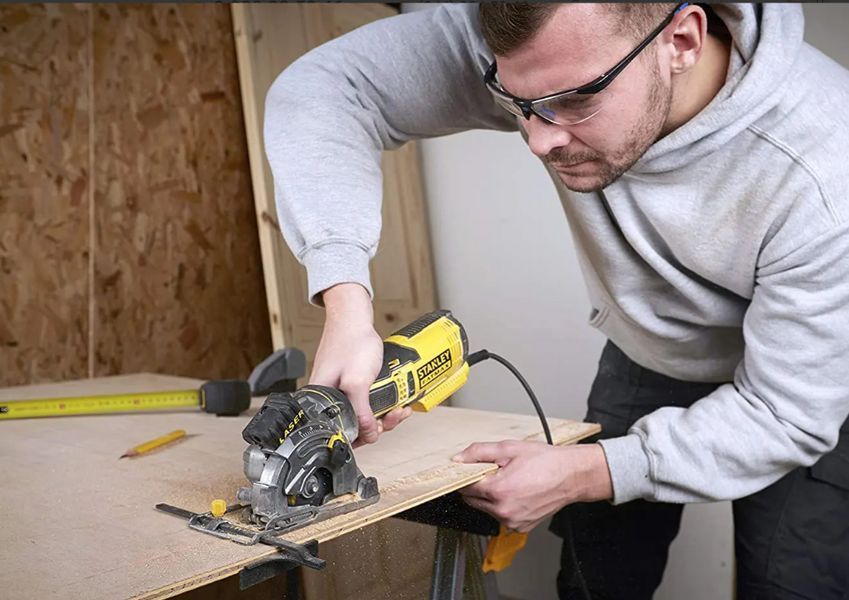 Пила циркулярная сетевая STANLEY FATMAX FME380K FME380K фото